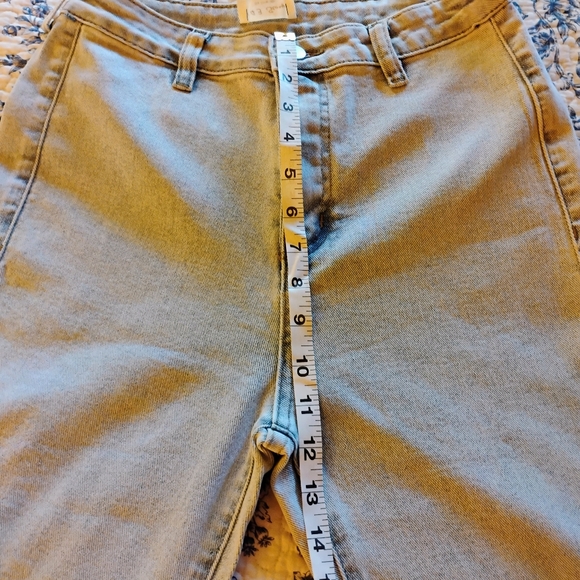 Eyelet bell bottom jeans - Picture 9 of 13